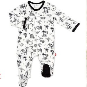 Animal safari modal magnetic footie